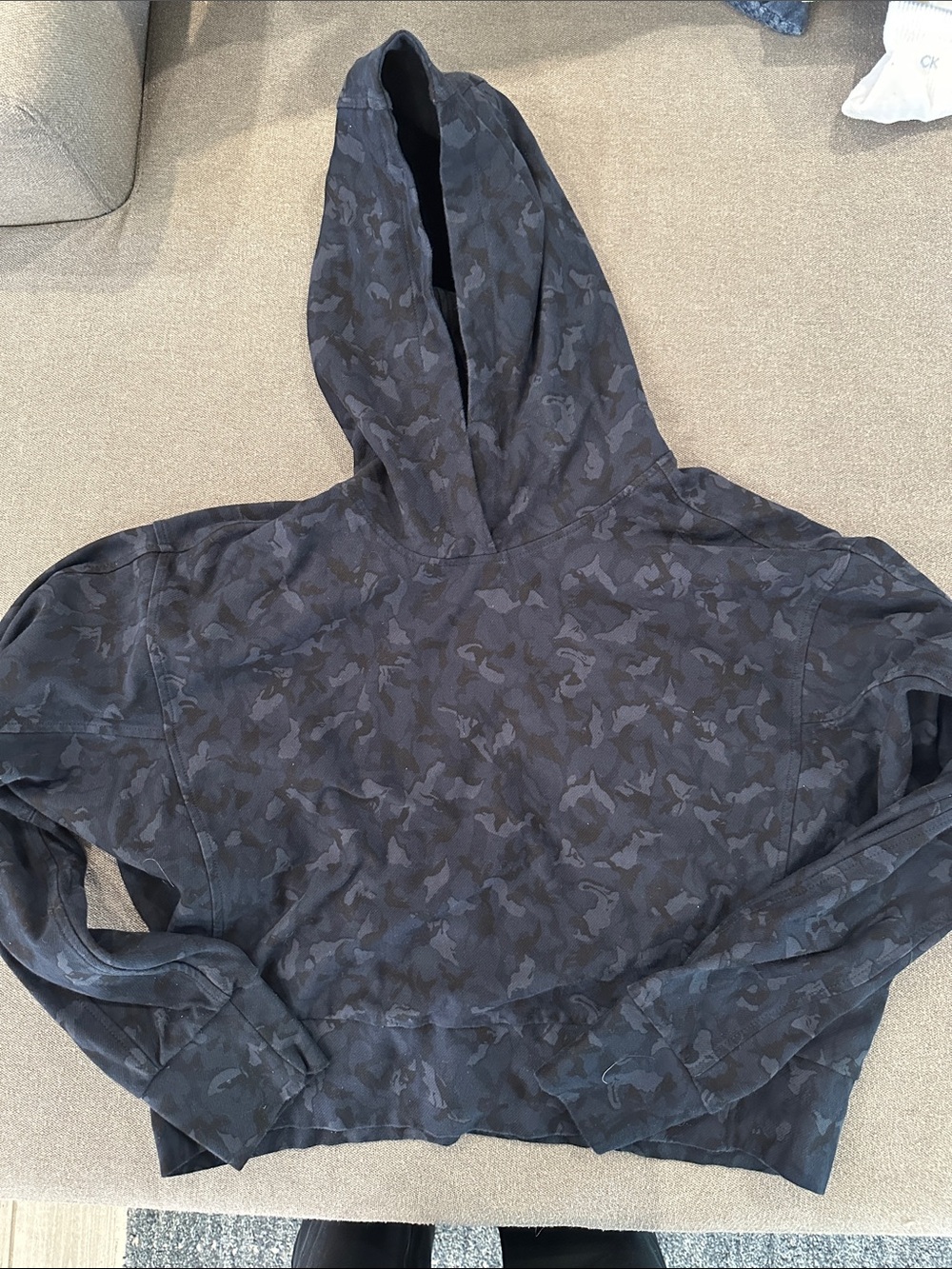 LIKE NEW Athleta Navy Blue Camo Hoodie Cropped Sweatshirt Womens Small
